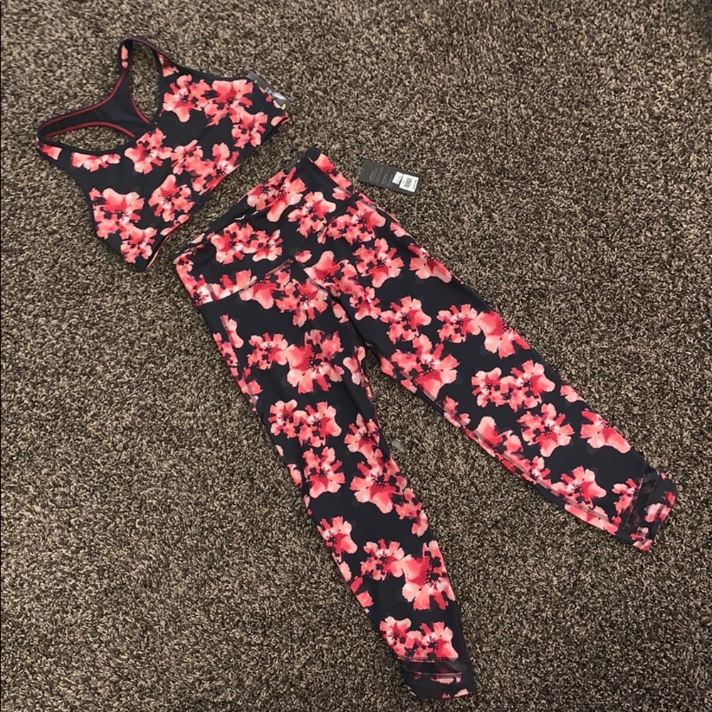 NEW WITH TAGS Old Navy Activewear set